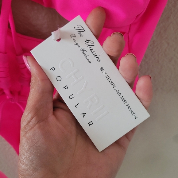 💓NWT Thong One Piece Swimsuit - Picture 3 of 7